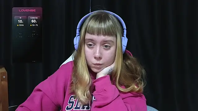 Snapshot of June_shy0 chatting on January 10, 2026, 7:36 am June shy0 online show from January 10, 2026, 7:36 am