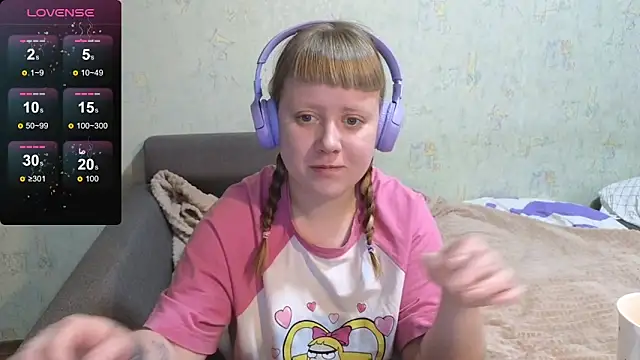 Snapshot of June_shy0 chatting on February 5, 2026, 8:21 am June shy0 online show from February 5, 2026, 8:21 am