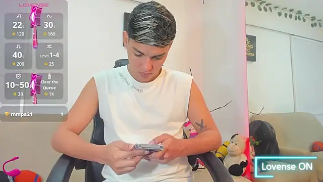 Snapshot of ryan_carter08 chatting on November 21, 2025, 3:27 am ryan carter08 online show from November 21, 2025, 3:27 am