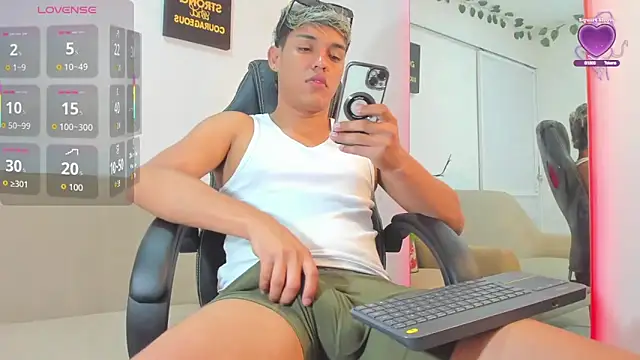 Snapshot of ryan_carter08 chatting on September 14, 2025, 4:02 am ryan carter08 online show from September 14, 2025, 4:02 am