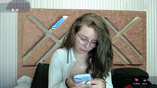 Snapshot of _isaabellaa chatting on May 18, 2026, 1:05 pm isaabellaa online show from May 18, 2026, 1:05 pm