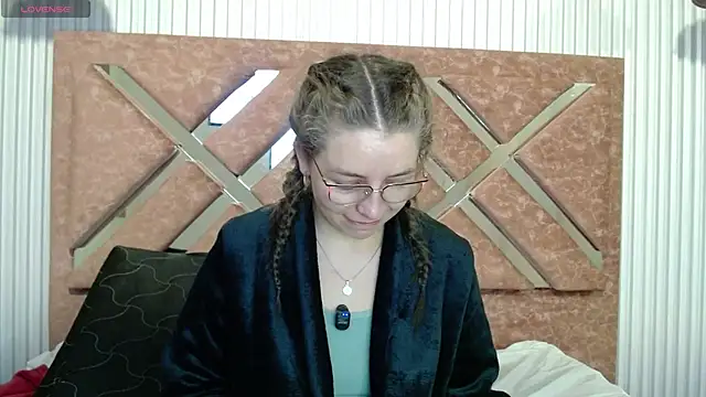 Snapshot of _isaabellaa chatting on May 23, 2026, 1:32 pm isaabellaa online show from May 23, 2026, 1:32 pm