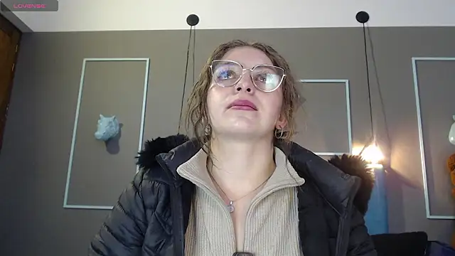  isaabellaa online show from February 3, 2026, 12:10 pm