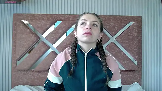  isaabellaa online show from April 7, 2026, 12:29 pm