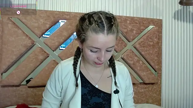 Snapshot of _isaabellaa chatting on May 4, 2026, 12:41 pm isaabellaa online show from May 4, 2026, 12:41 pm
