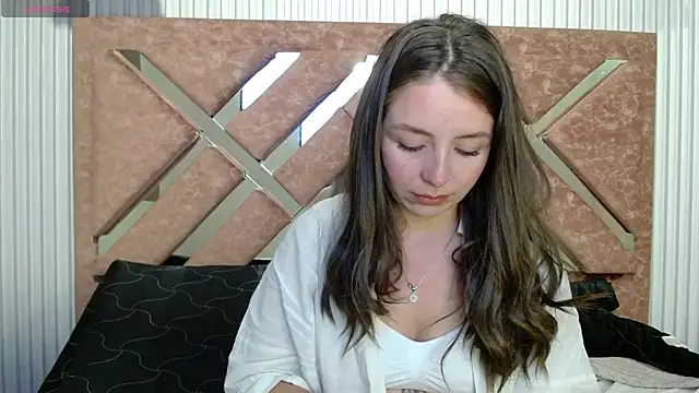 Snapshot of _isaabellaa chatting on April 23, 2026, 12:29 pm isaabellaa online show from April 23, 2026, 12:29 pm