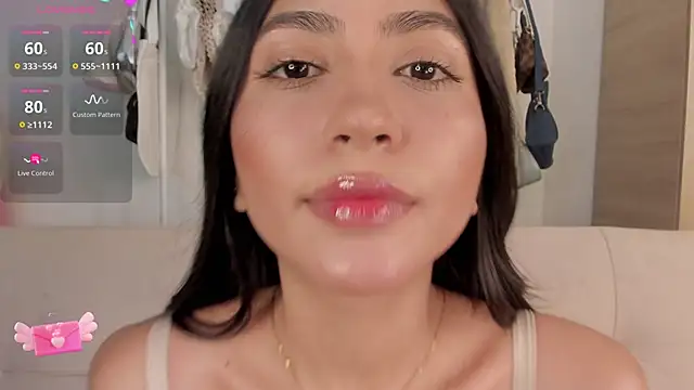 Sweetnaughtygirl  online show from March 27, 2026, 1:03 am