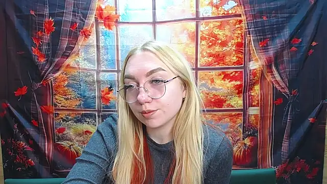 Snapshot of BeatriceFly chatting on November 18, 2025, 4:10 pm BeatriceFly online show from November 18, 2025, 4:10 pm