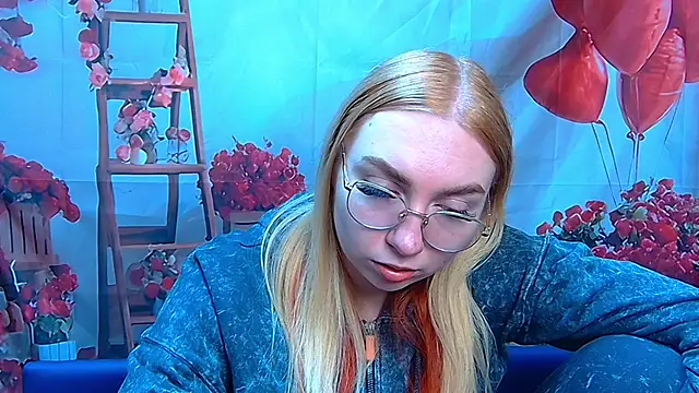 BeatriceFly online show from April 18, 2026, 1:13 pm