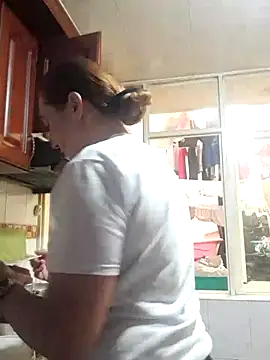 skayhot  online show from February 4, 2026, 5:41 pm