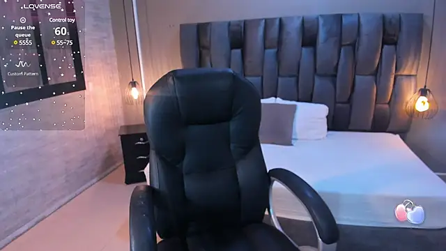 Snapshot of miichael_black chatting on March 16, 2025, 8:43 pm miichael black online show from March 16, 2025, 8:43 pm