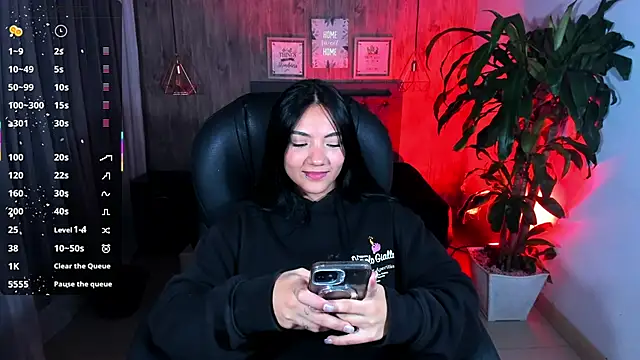 Snapshot of miichael_black chatting on December 4, 2025, 9:25 pm miichael black online show from December 4, 2025, 9:25 pm