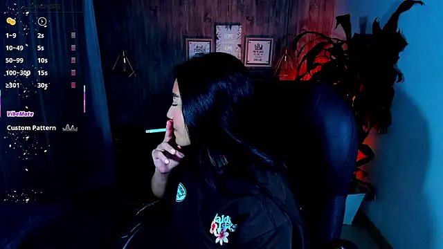 Snapshot of miichael_black chatting on October 17, 2025, 9:27 pm miichael black online show from October 17, 2025, 9:27 pm