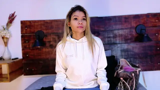 Snapshot of Celeste_sanz chatting on March 4, 2026, 10:12 am Celeste sanz online show from March 4, 2026, 10:12 am