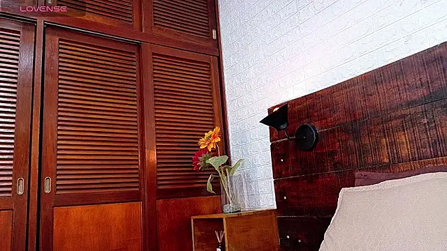 Snapshot of Celeste_sanz chatting on November 20, 2025, 11:00 am Celeste sanz online show from November 20, 2025, 11:00 am