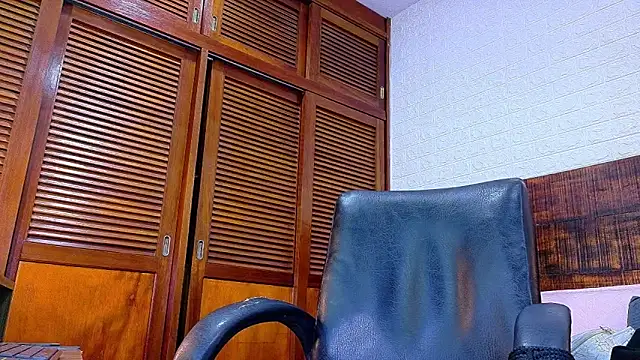 Snapshot of Celeste_sanz chatting on December 22, 2025, 12:05 pm Celeste sanz online show from December 22, 2025, 12:05 pm