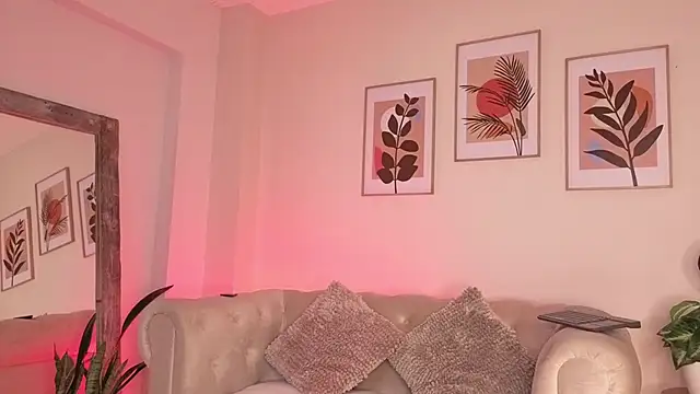 DahianaWalcott online show from February 20, 2026, 5:04 pm