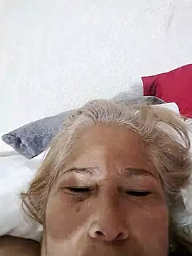 girl amada online show from November 14, 2025, 8:51 am