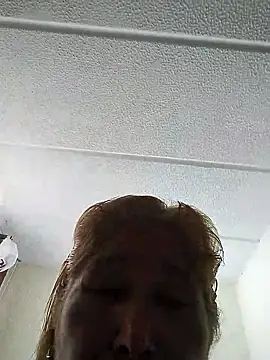 girl amada online show from January 11, 2026, 3:41 pm