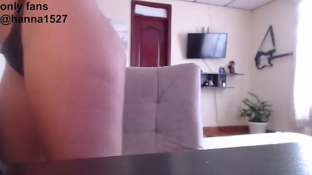 hanna beili online show from October 14, 2025, 5:13 pm