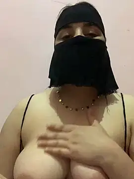 Snapshot of Miss-Soka chatting on December 15, 2024, 5:20 pm Miss-Soka online show from December 15, 2024, 5:20 pm