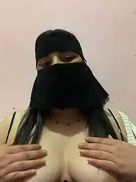 Snapshot of Miss-Soka chatting on December 13, 2024, 12:31 am Miss-Soka online show from December 13, 2024, 12:31 am