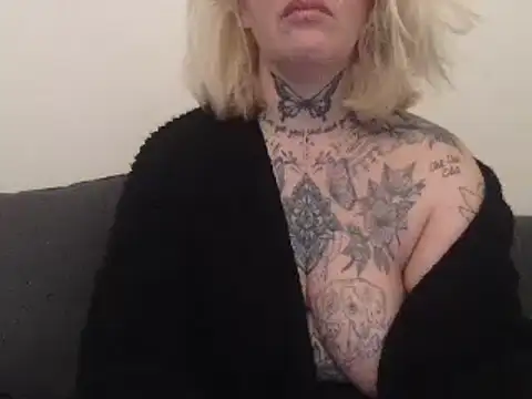 blondy40 online show from March 11, 2025, 12:06 pm