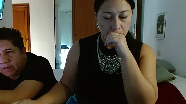 THIAGOEVA online show from November 11, 2025, 3:51 pm