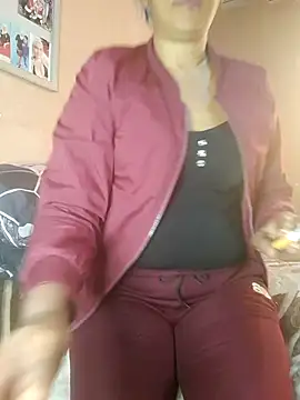 Snapshot of Goodgirlsue_77 chatting on October 28, 2025, 8:24 am Goodgirlsue 77 online show from October 28, 2025, 8:24 am