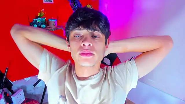 Snapshot of LilOwen_ chatting on November 10, 2025, 7:30 pm LilOwen online show from November 10, 2025, 7:30 pm