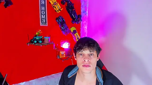 Snapshot of LilOwen_ chatting on November 9, 2025, 7:07 pm LilOwen online show from November 9, 2025, 7:07 pm