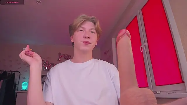 Snapshot of TheMikeSever chatting on October 5, 2025, 7:10 am TheMikeSever online show from October 5, 2025, 7:10 am