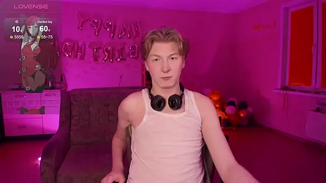 Snapshot of TheMikeSever chatting on February 18, 2025, 8:03 pm TheMikeSever online show from February 18, 2025, 8:03 pm