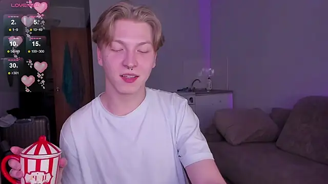 Snapshot of TheMikeSever chatting on December 2, 2025, 1:02 pm TheMikeSever online show from December 2, 2025, 1:02 pm