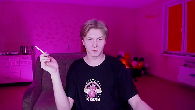 Snapshot of TheMikeSever chatting on February 5, 2025, 4:58 pm TheMikeSever online show from February 5, 2025, 4:58 pm