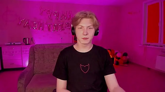 Snapshot of TheMikeSever chatting on March 15, 2025, 7:48 pm TheMikeSever online show from March 15, 2025, 7:48 pm