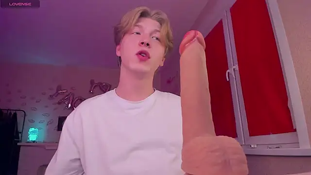 Snapshot of TheMikeSever chatting on October 5, 2025, 7:15 pm TheMikeSever online show from October 5, 2025, 7:15 pm