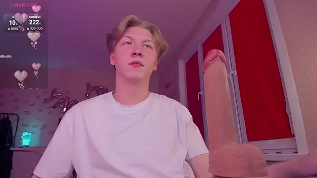 Snapshot of TheMikeSever chatting on September 15, 2025, 5:24 pm TheMikeSever online show from September 15, 2025, 5:24 pm