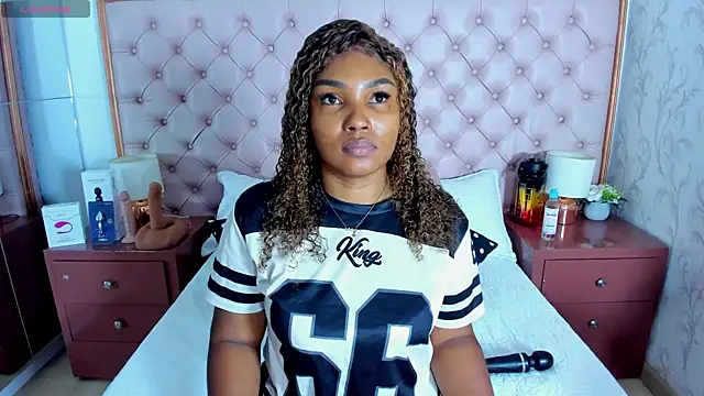 Snapshot of Isla_Scott chatting on March 21, 2025, 11:22 am Isla Scott online show from March 21, 2025, 11:22 am