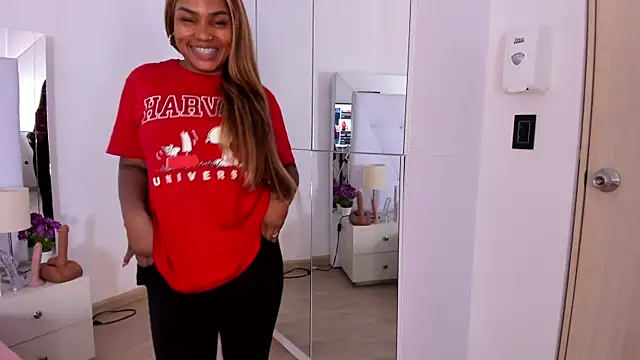 Snapshot of Isla_Scott chatting on November 17, 2025, 11:25 am Isla Scott online show from November 17, 2025, 11:25 am