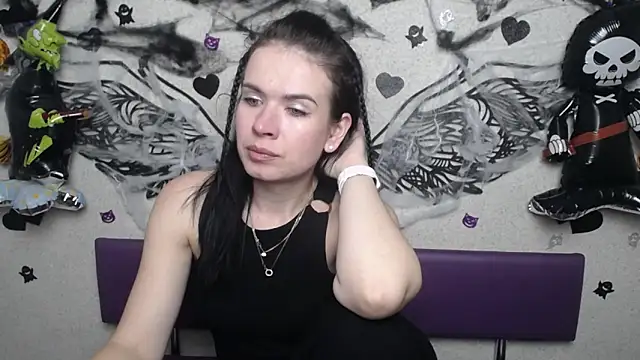 Snapshot of JasmineKouch chatting on November 2, 2025, 6:24 pm JasmineKouch online show from November 2, 2025, 6:24 pm