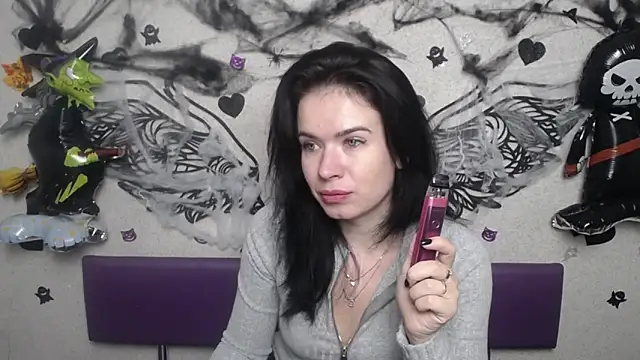 Snapshot of JasmineKouch chatting on November 6, 2025, 6:23 pm JasmineKouch online show from November 6, 2025, 6:23 pm