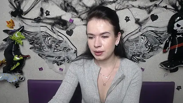 Snapshot of JasmineKouch chatting on November 9, 2025, 6:17 am JasmineKouch online show from November 9, 2025, 6:17 am