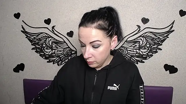 ElizabethSho online show from February 13, 2026, 6:08 pm