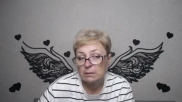 Snapshot of EmiliaGree chatting on July 10, 2026, 5:13 pm EmiliaGree online show from July 10, 2026, 5:13 pm