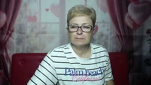 Snapshot of EmiliaGree chatting on July 13, 2026, 5:12 pm EmiliaGree online show from July 13, 2026, 5:12 pm