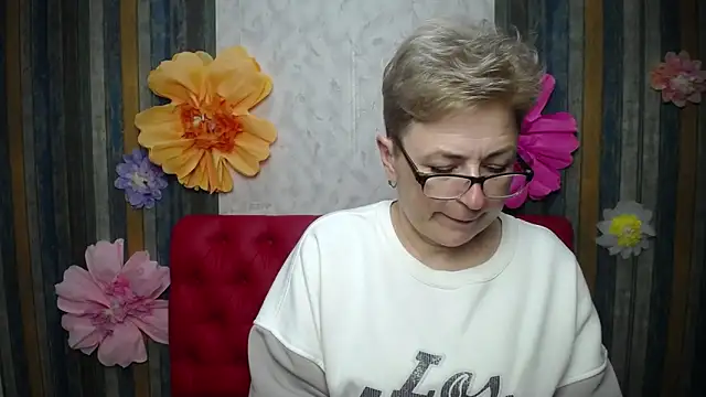 Snapshot of EmiliaGree chatting on April 22, 2026, 5:20 pm EmiliaGree online show from April 22, 2026, 5:20 pm
