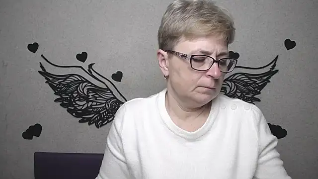 Snapshot of EmiliaGree chatting on April 29, 2026, 5:30 pm EmiliaGree online show from April 29, 2026, 5:30 pm