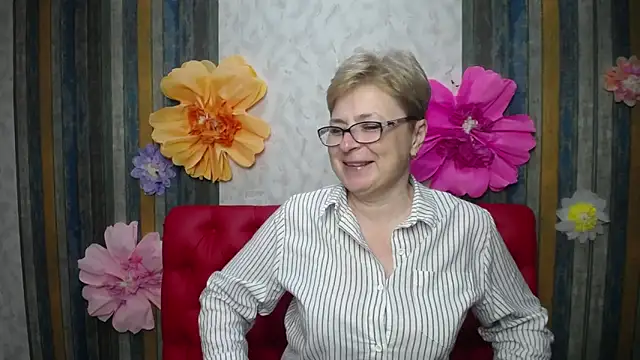 Snapshot of EmiliaGree chatting on May 6, 2026, 5:06 pm EmiliaGree online show from May 6, 2026, 5:06 pm
