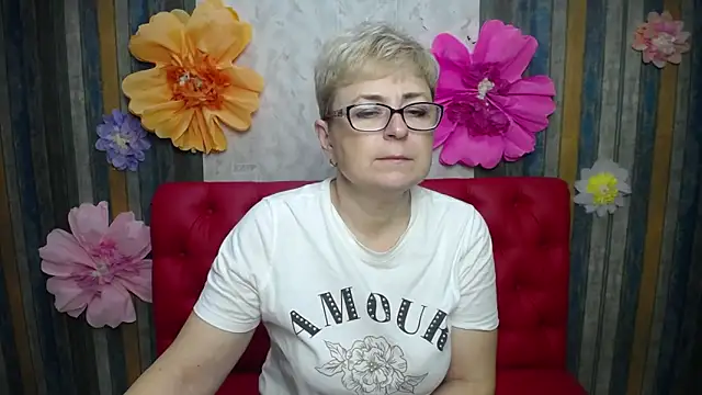 Snapshot of EmiliaGree chatting on April 8, 2026, 5:14 pm EmiliaGree online show from April 8, 2026, 5:14 pm